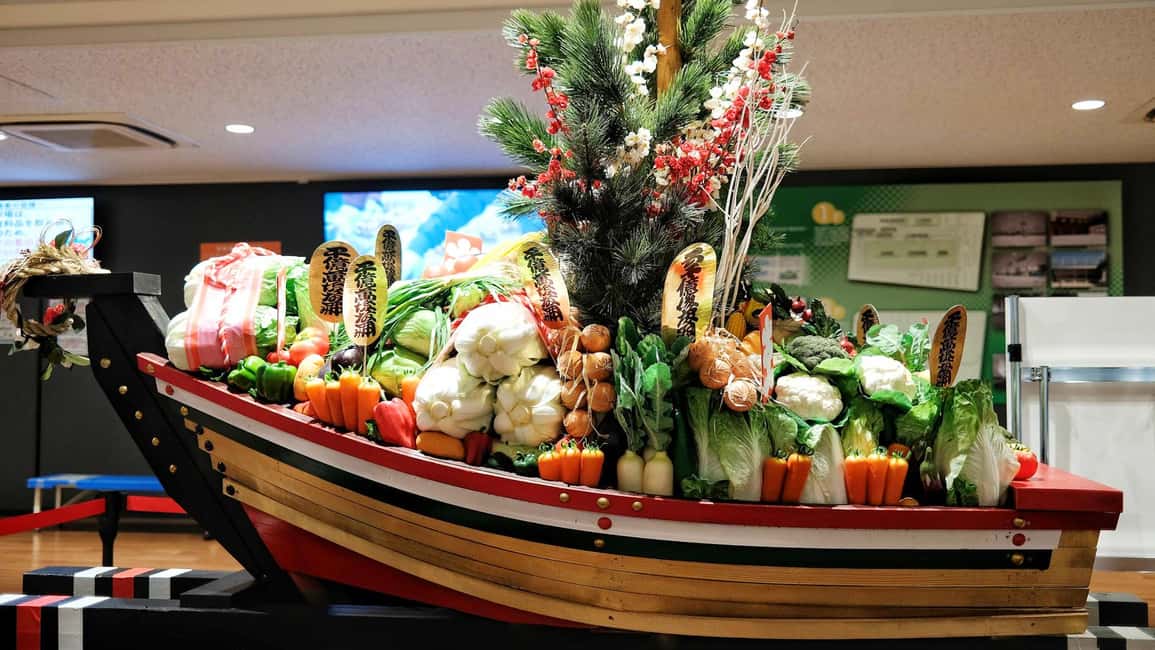 Tokyo: Toyosu Tuna Auction &Tsukiji Market Gourmet Adventure - Viewing Lottery and What You Should Expect From the Auction Deck