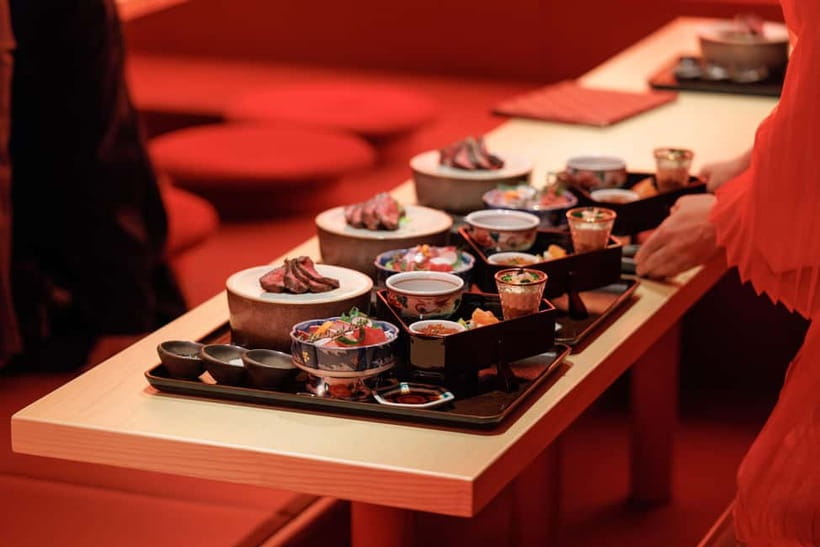 Tokyo: Traditional Geisha Experience Show & Japanese Dinner - Kyoto-style kaiseki dinner: seasonal courses, not a generic set menu