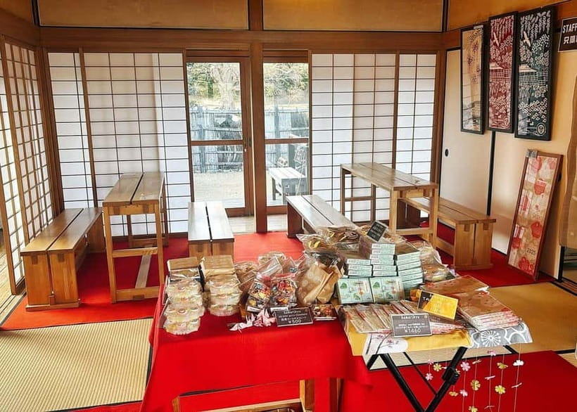 Tokyo: Tsukiji Market and Hama-rikyu Gardens Guided Tour - Practical tips that make this tour smoother