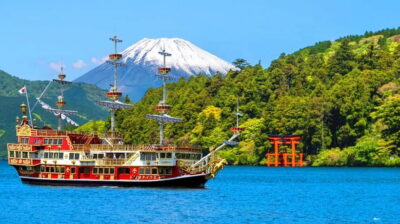 Tokyo:Sea of Mount Fuji, Hakone Ropeway, Ōwakudani, Enoshima - Lake Ashi and the pirate ship: the calm part of the day