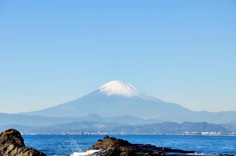Tokyo:Sea of Mount Fuji, Hakone Ropeway, Ōwakudani, Enoshima - Sagami Bay photo stop: a quick coastal reset