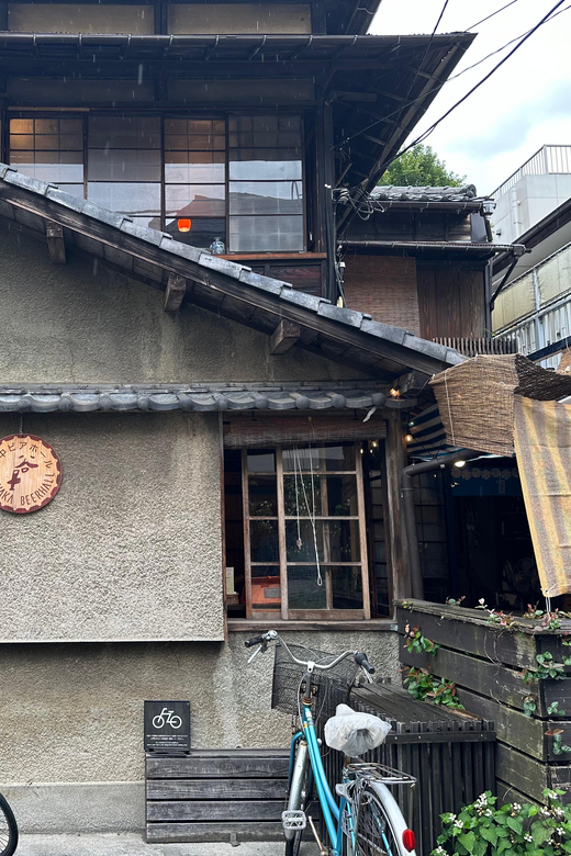 Tokyo:Stroll in Old traditional culture towns~Yanaka & Nezu - Tennoji Temple and the Bronze Buddha in a Peaceful Garden Setting